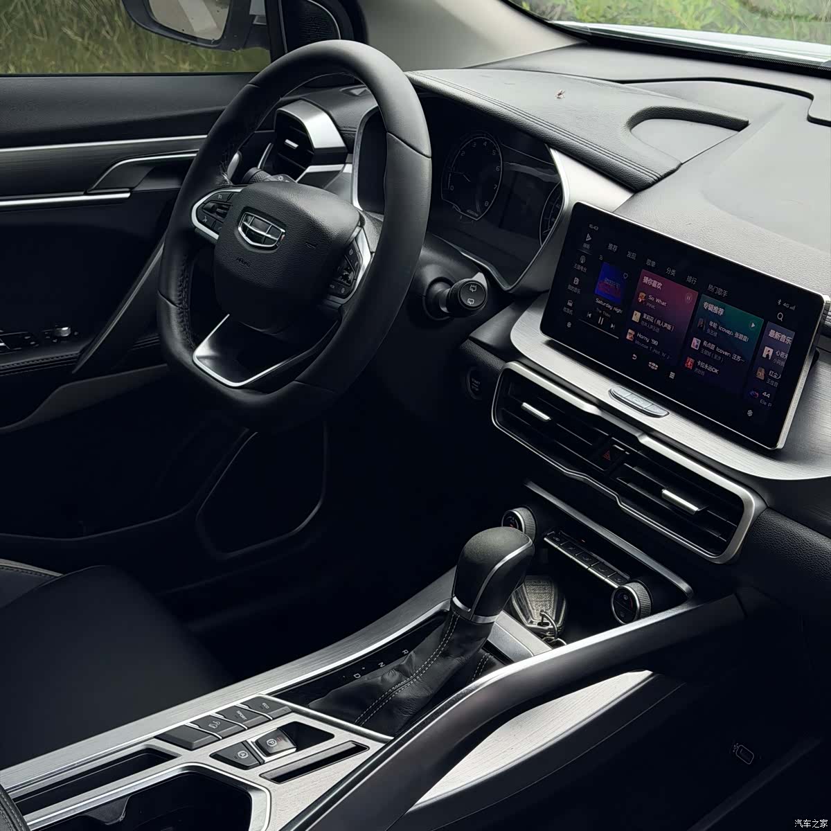 Geely Coolray, 2020 14