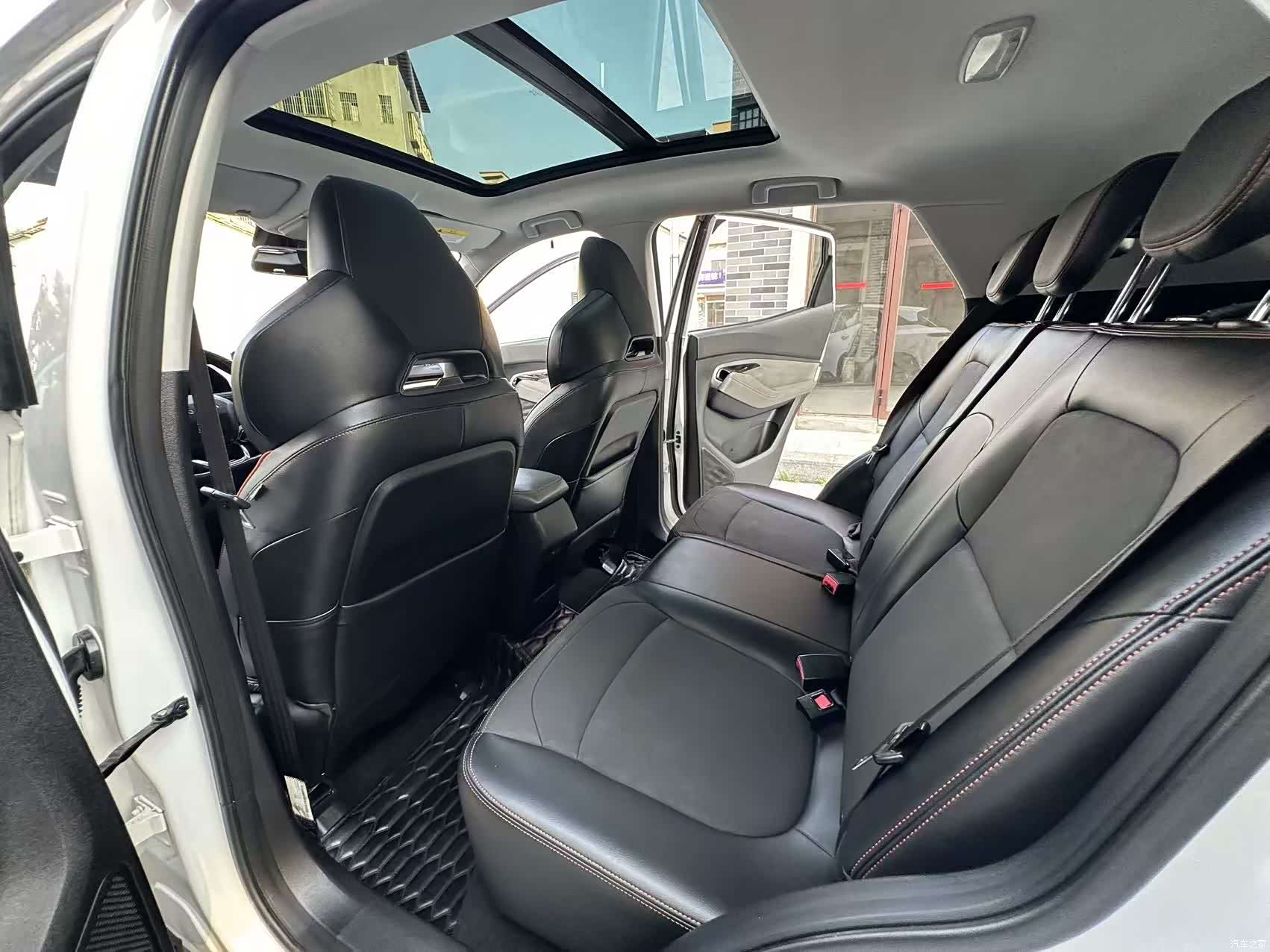 Wuling RS-3, 2021 7