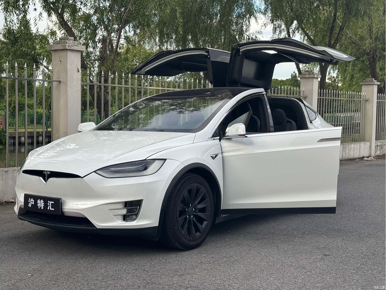 Tesla Model X, 2020 17