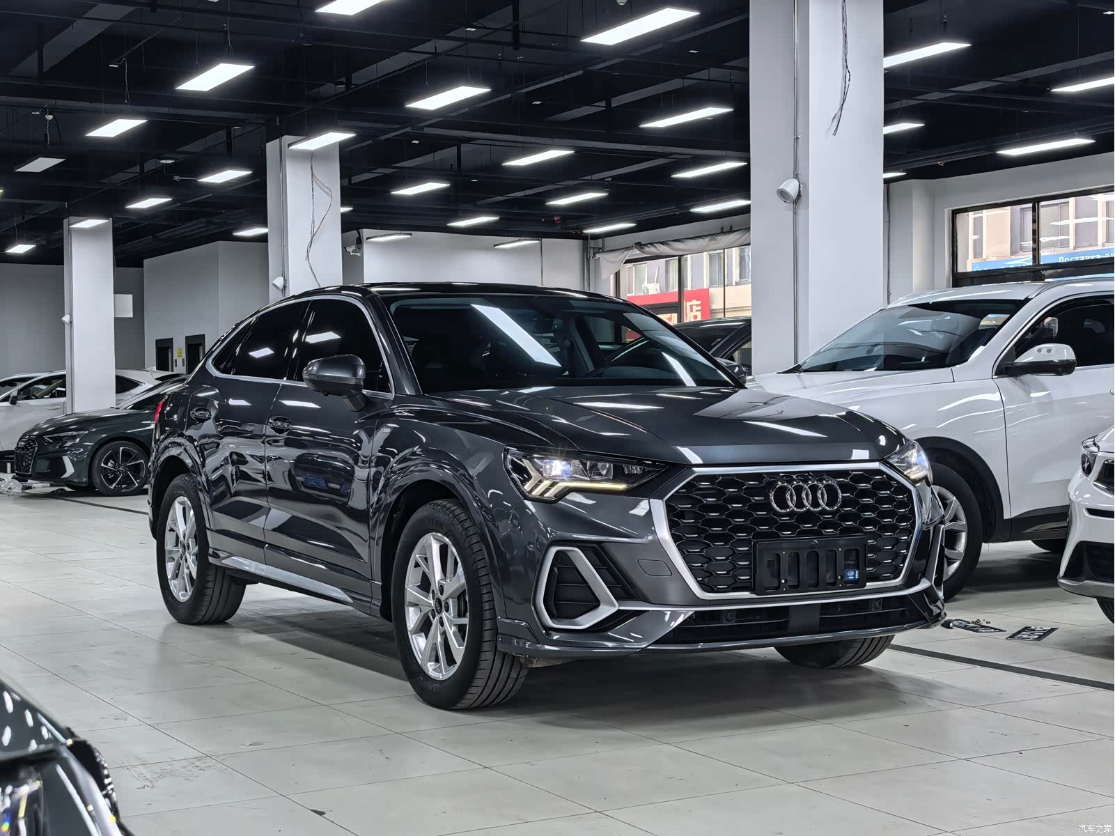 Audi Q3, 2023 3
