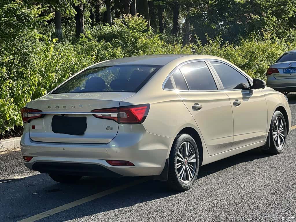 Roewe i5, 2019 3