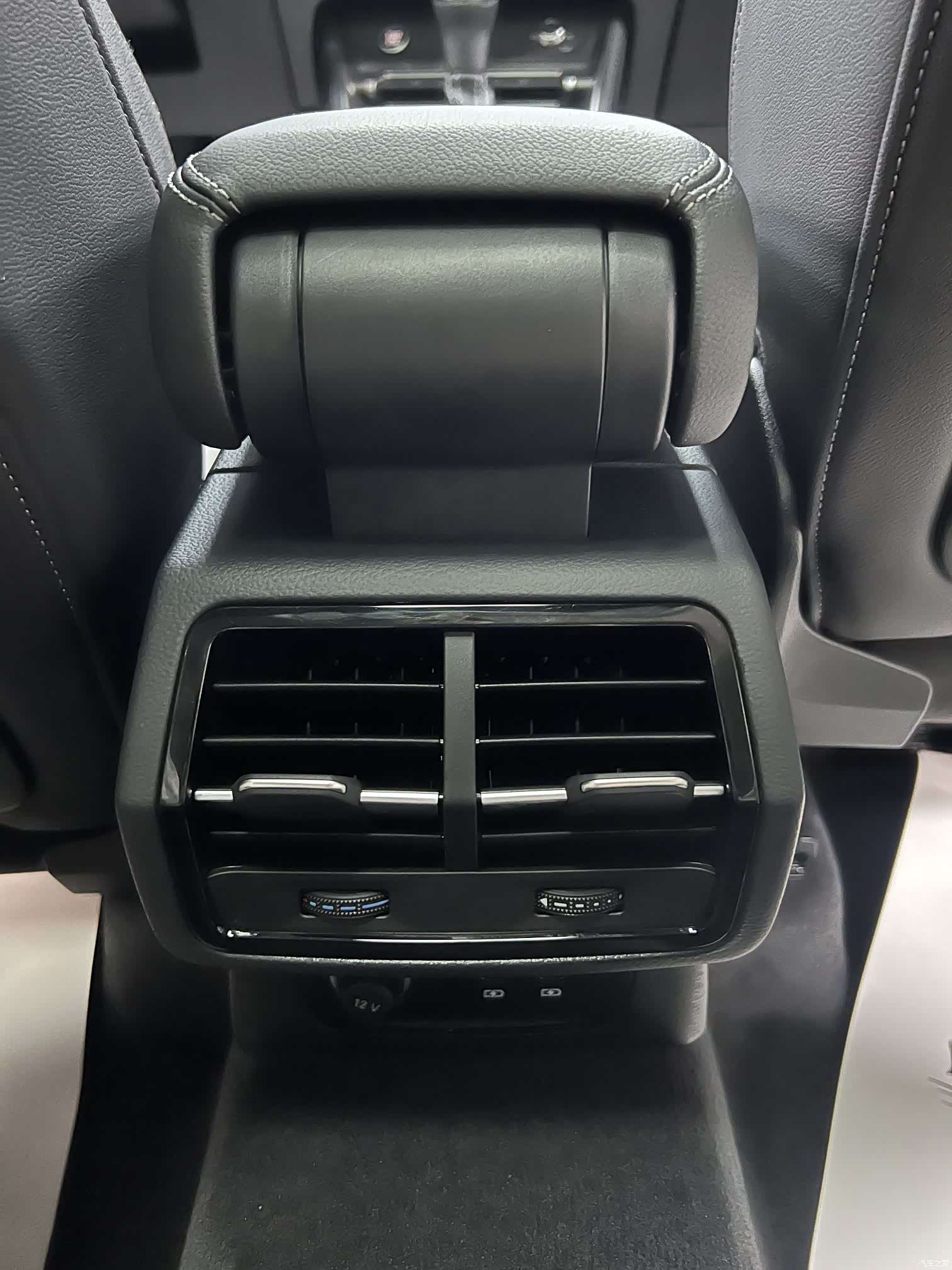 Audi Q3, 2023 10