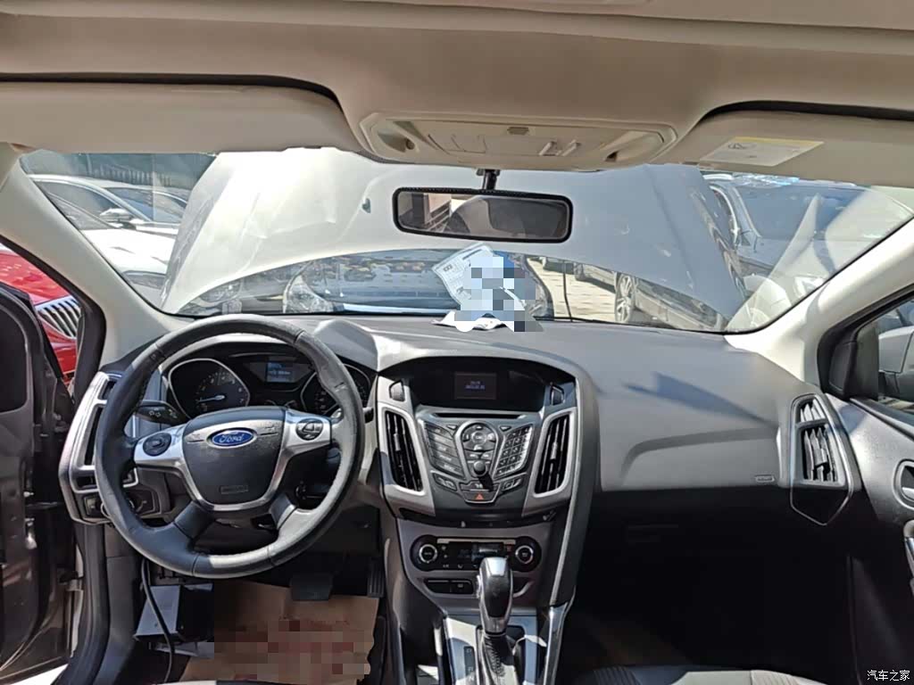 Ford Focus, 2015 10
