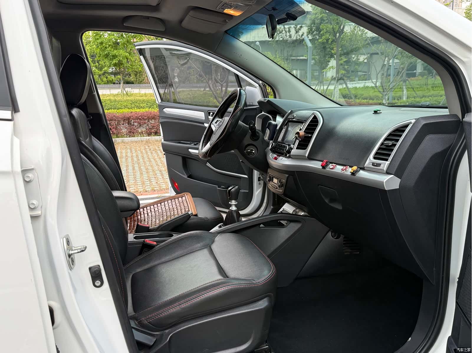 JAC S3, 2015 8