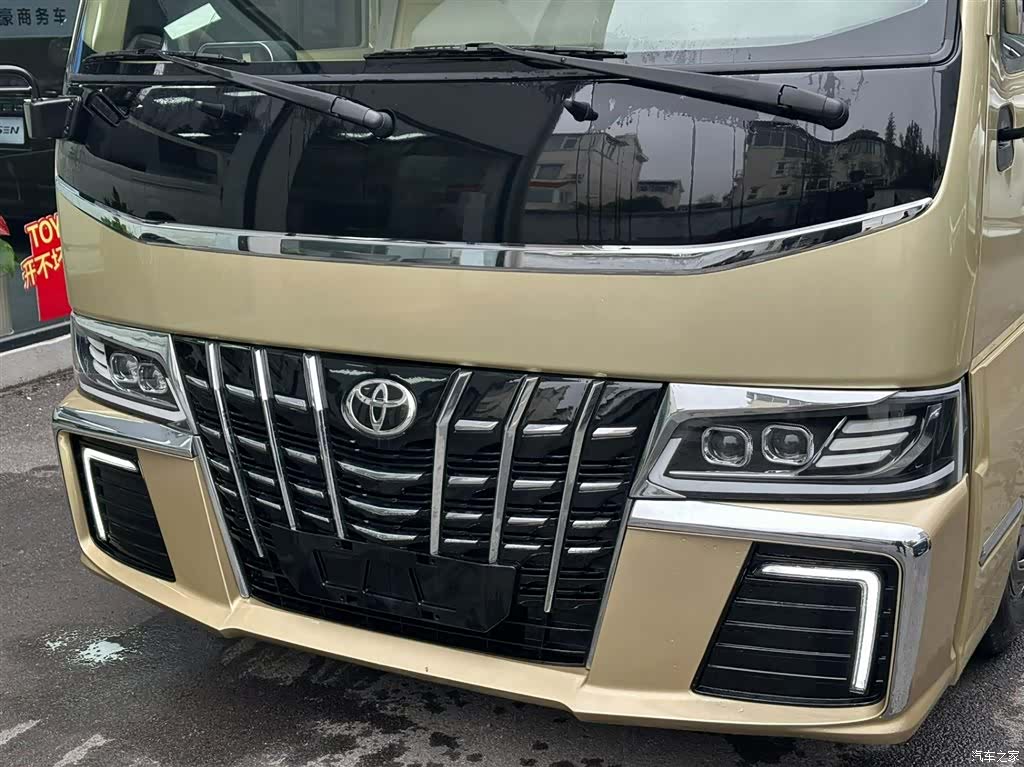 Toyota Coaster, 2025 3