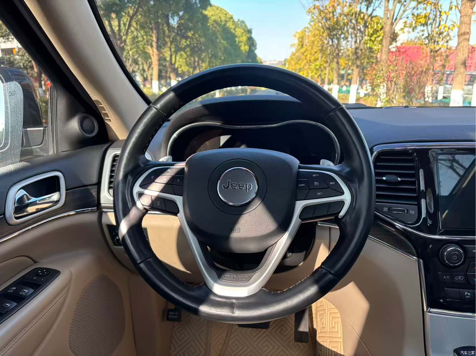 Jeep Grand Cherokee, 2022 13