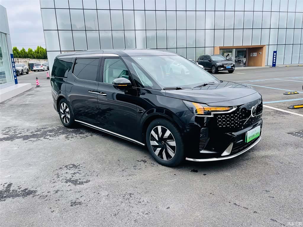 Volvo EM90, 2024 8