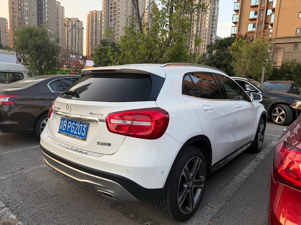 Mercedes-Benz GLA