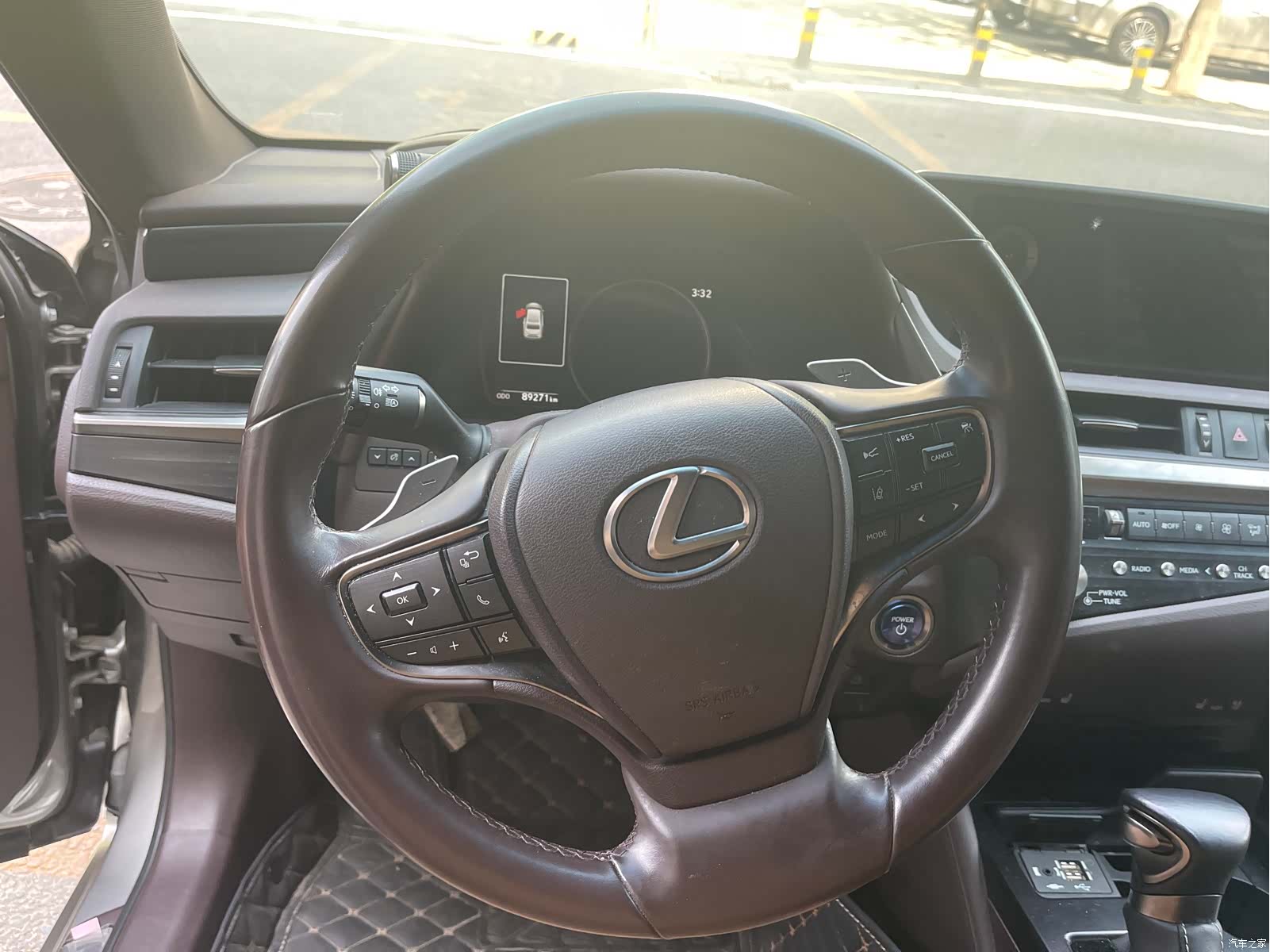 Lexus ES, 2021 4