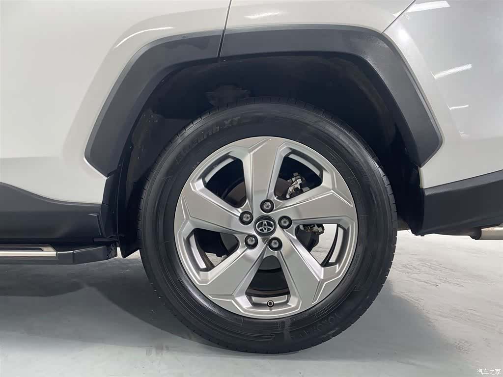 Toyota RAV4, 2021 18