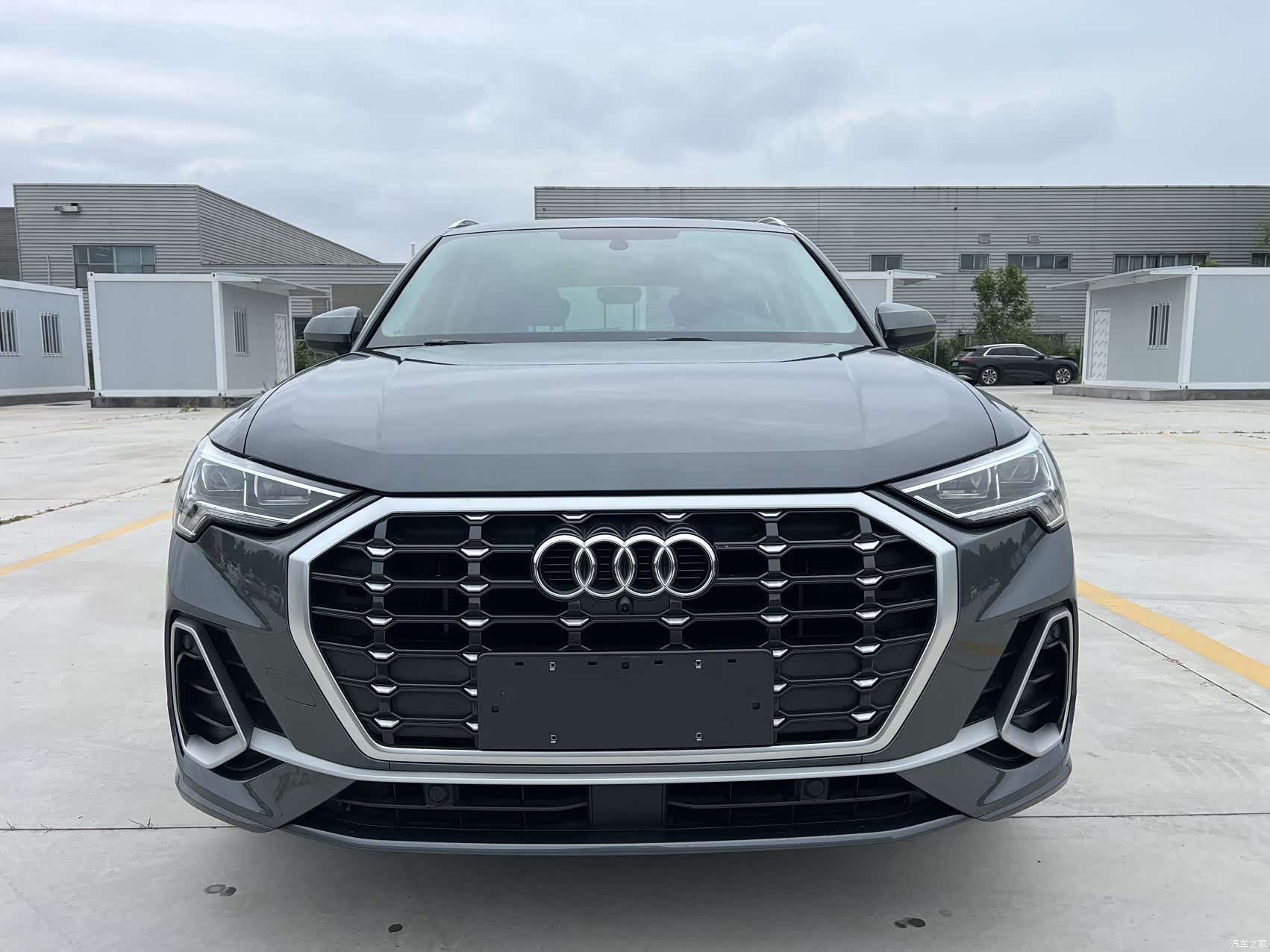 Audi Q3, 2022 2