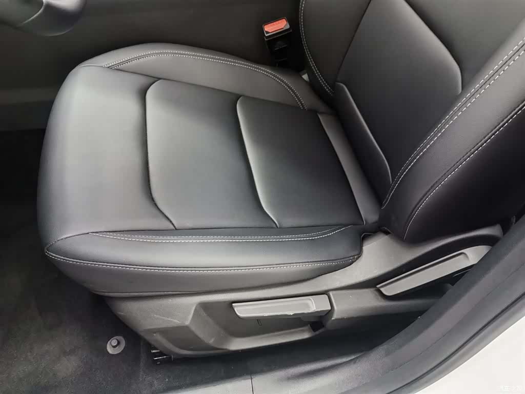 Geely Emgrand, 2025 20