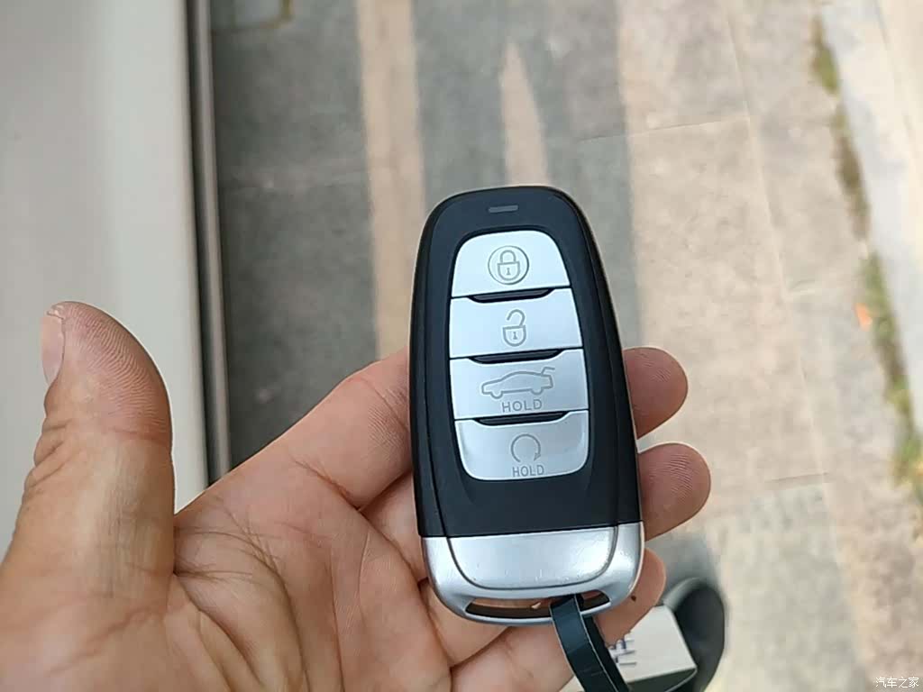 Hongqi E-HS9, 2023 9
