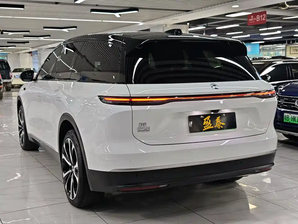 NIO ES8 NIO ES8