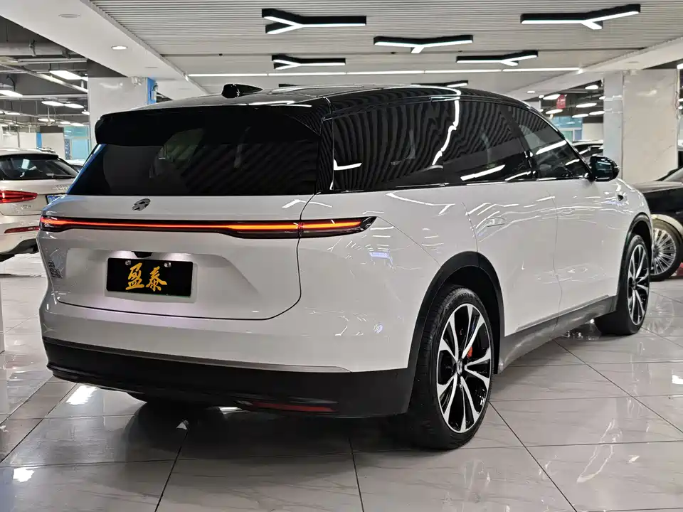 NIO ES8 NIO ES8