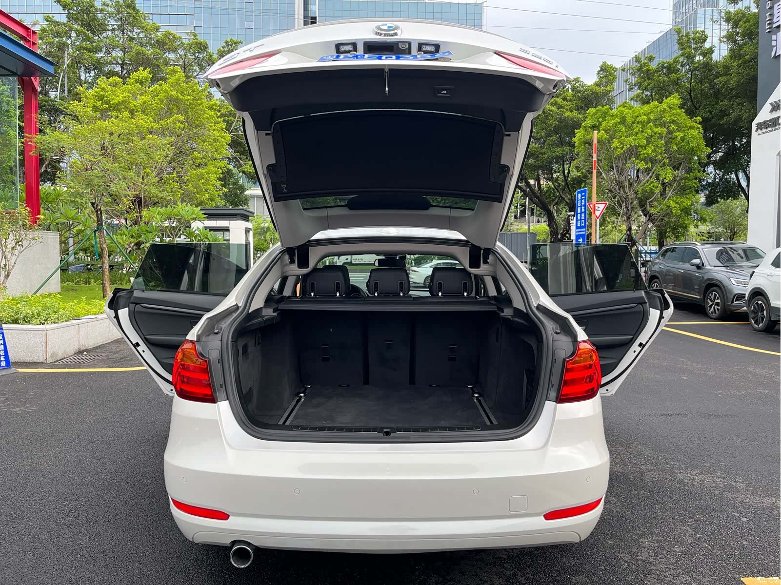 BMW 3 Series, 2016 21