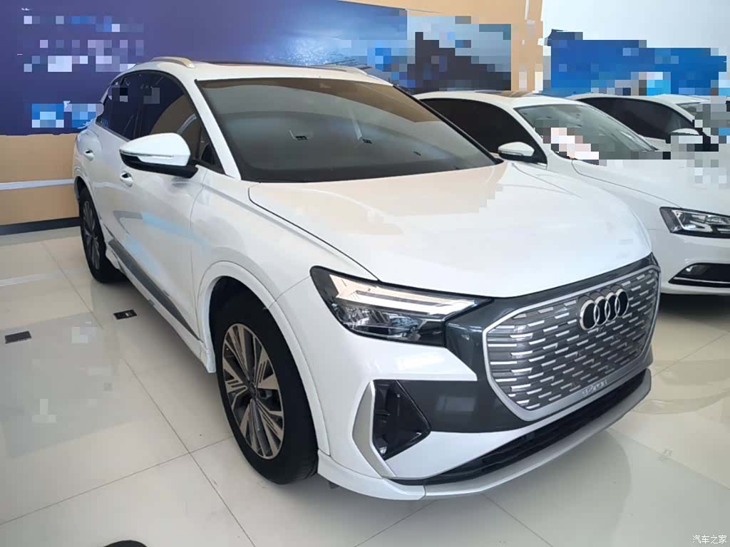 Audi Q4 e-tron, 2024 4