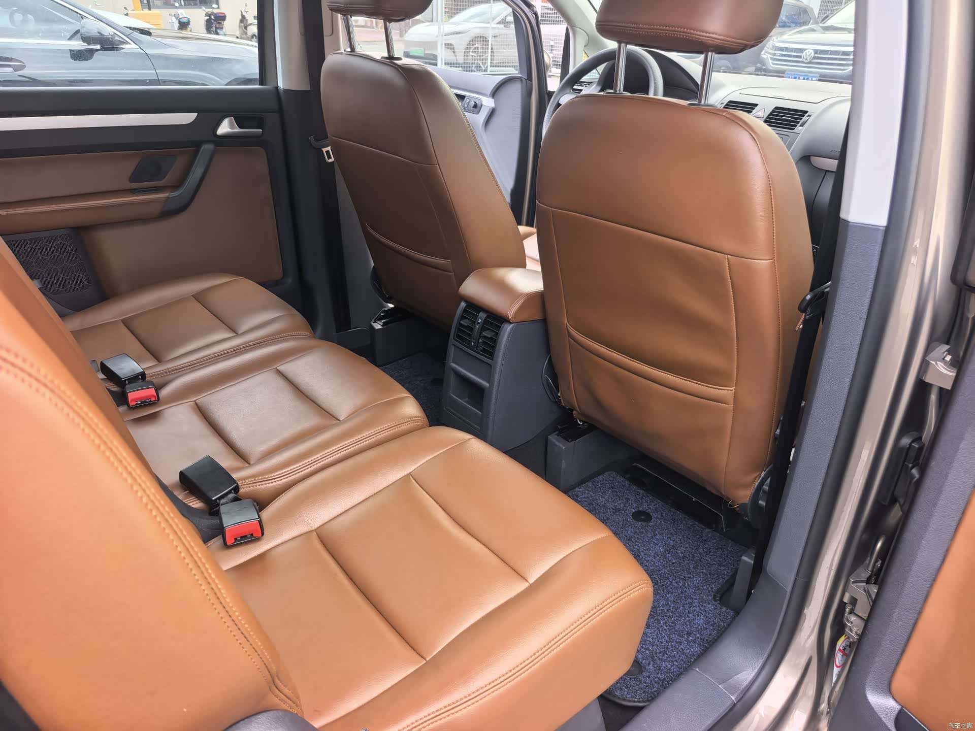 Volkswagen 5, 2015 14