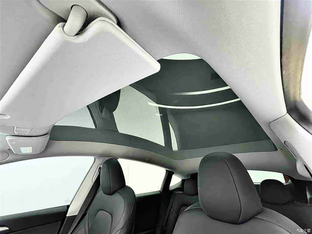 Tesla Model Y, 2023 14