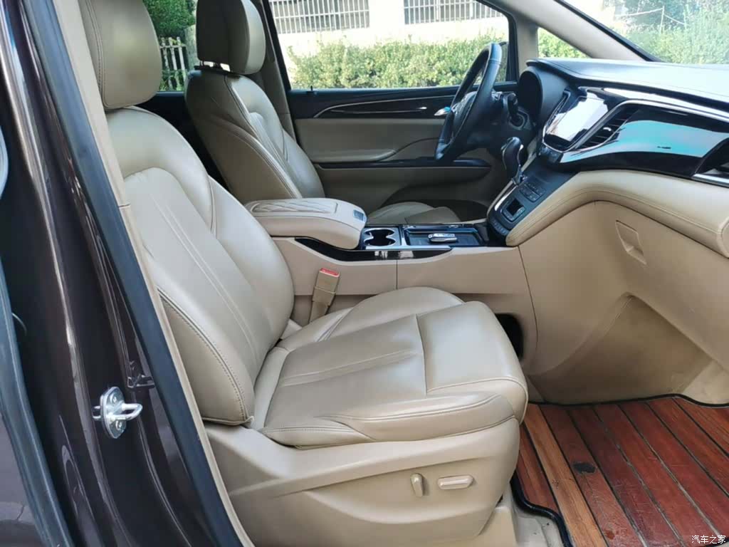 Buick GL8, 2020 25