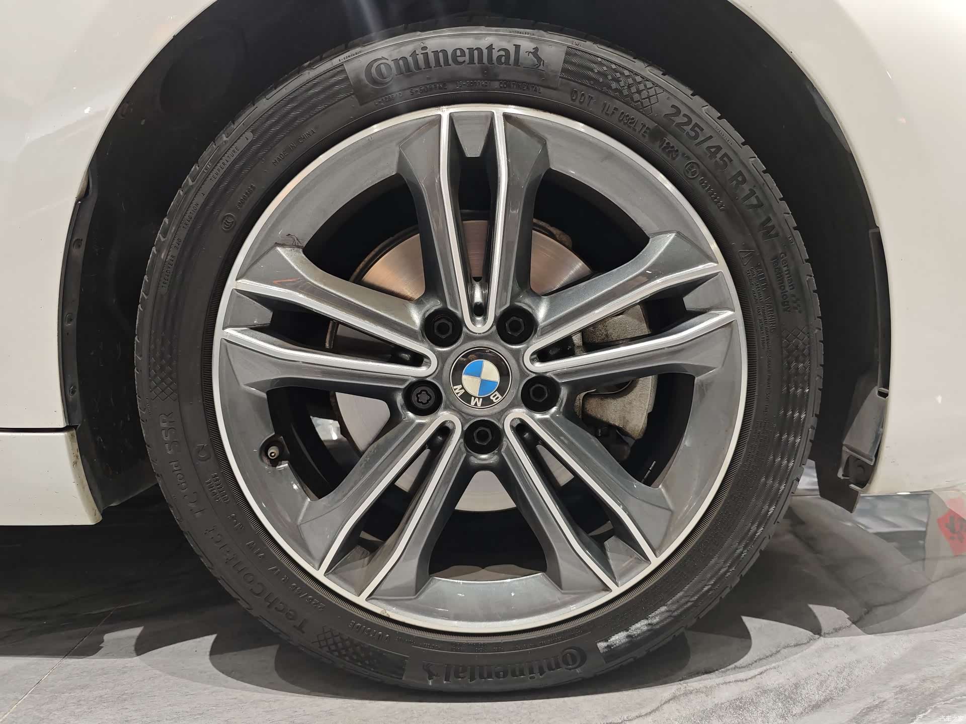BMW 1 Series, 2018 все фото