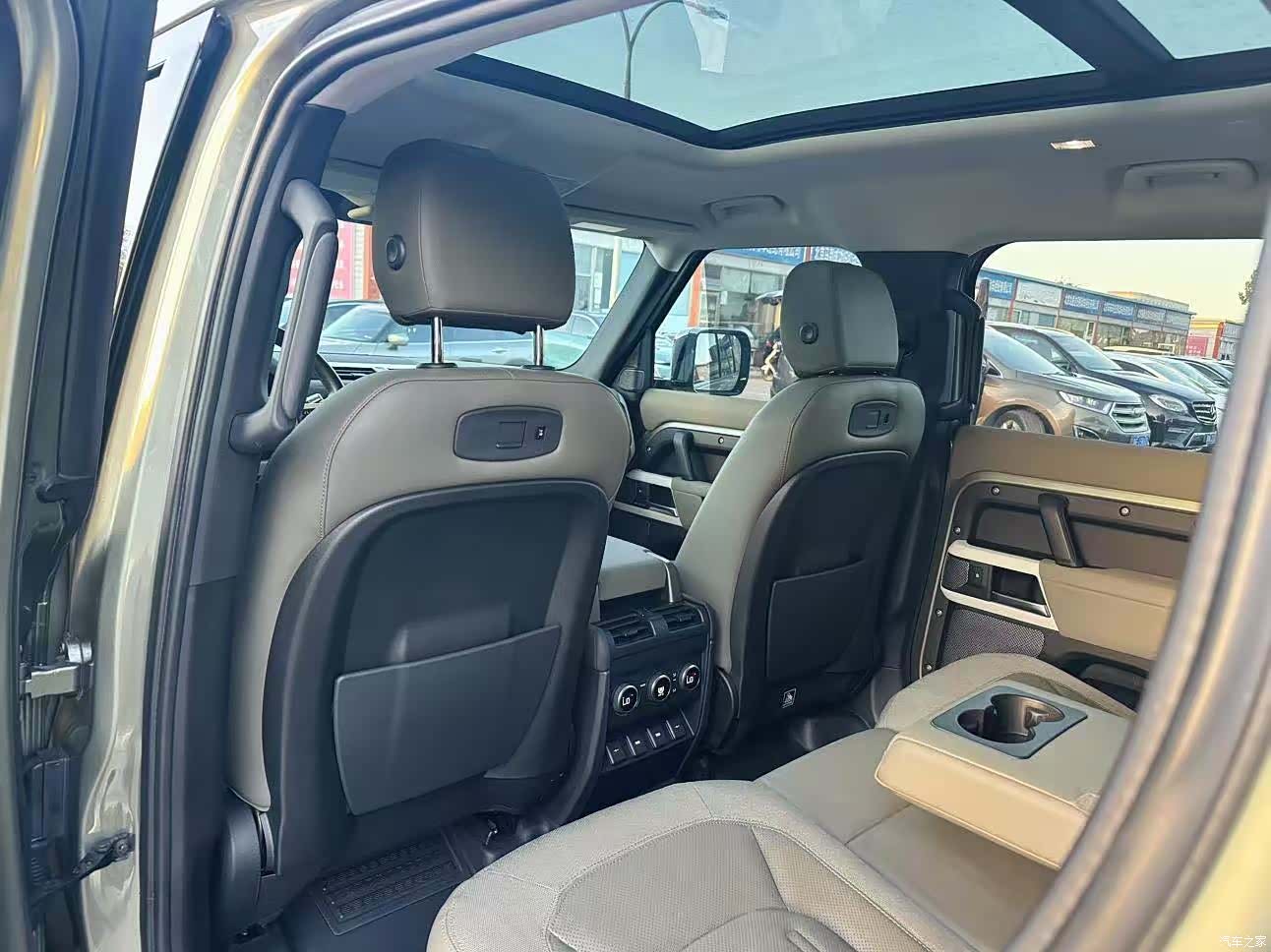 Land Rover Defender, 2021 8