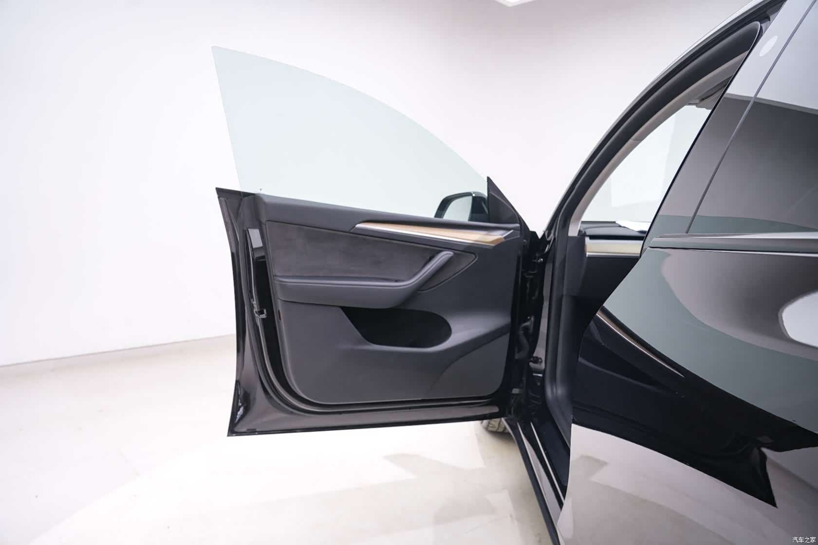 Tesla Model Y, 2022 16