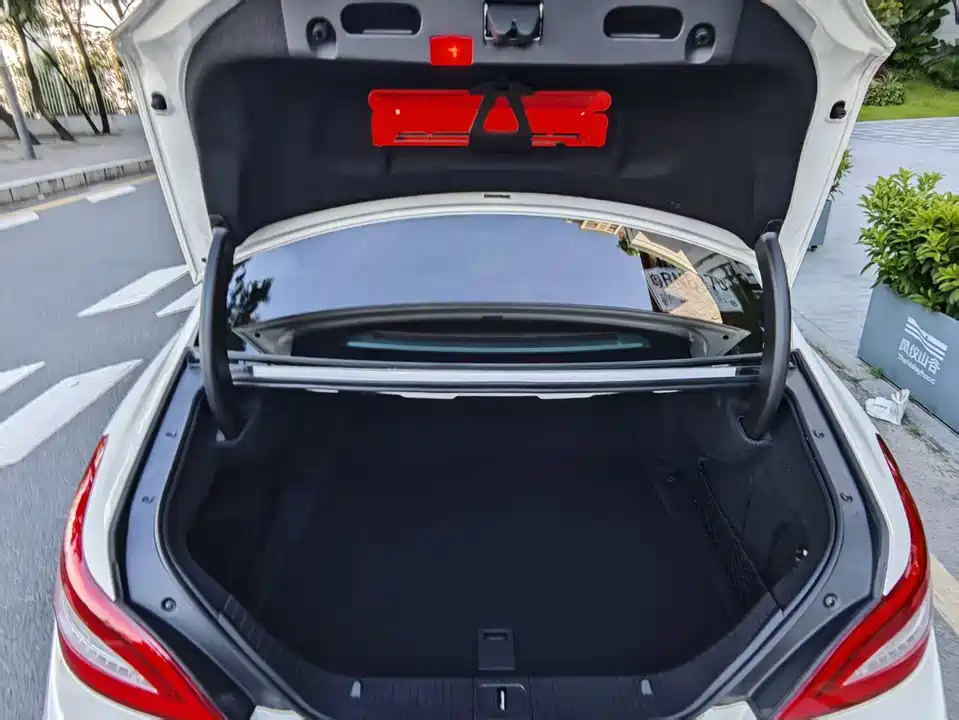 Mercedes-Benz CLS Mercedes-Benz CLS