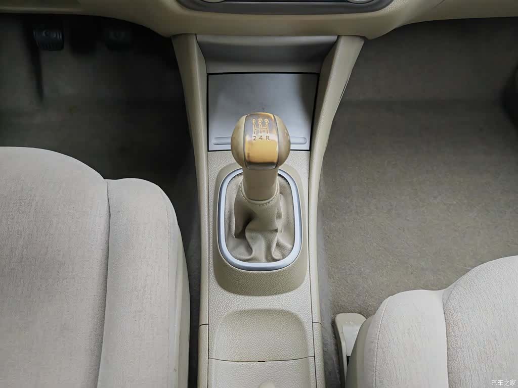 Nissan Sylphy, 2014 13