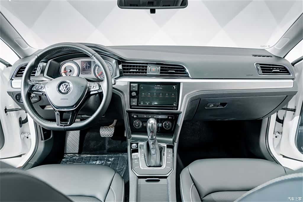 Volkswagen Lamando, 2019 10