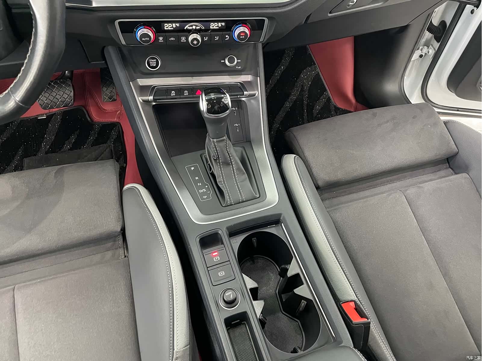 Audi Q3, 2022 11