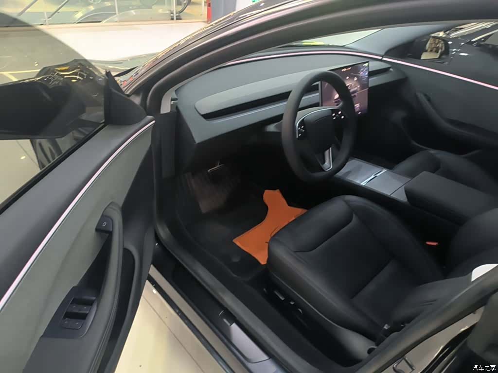 Tesla Model 3, 2024 16