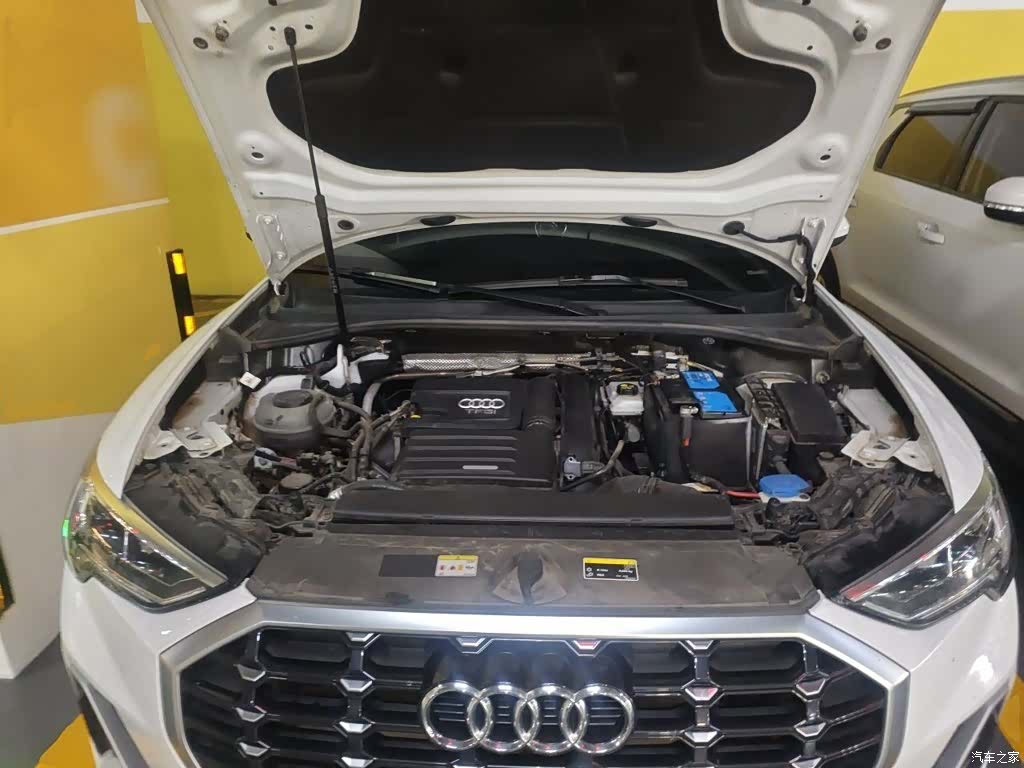 Audi Q3, 2022 11