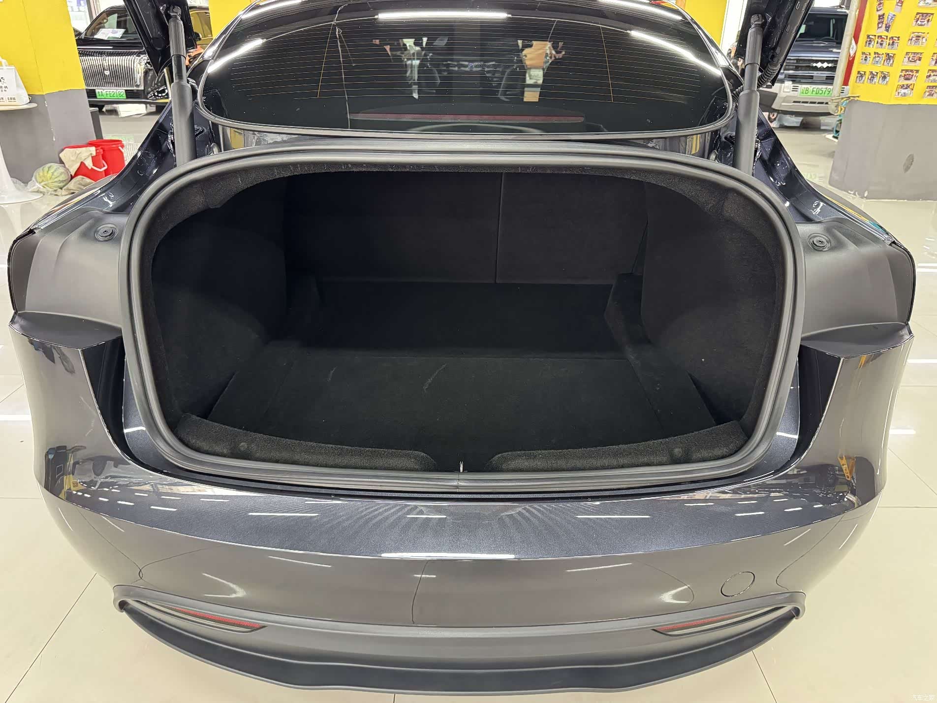 Tesla Model 3, 2025 13