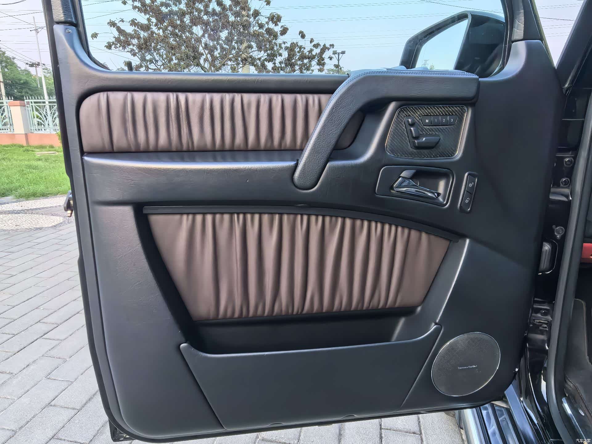Mercedes-Benz G-Class, 2015 13
