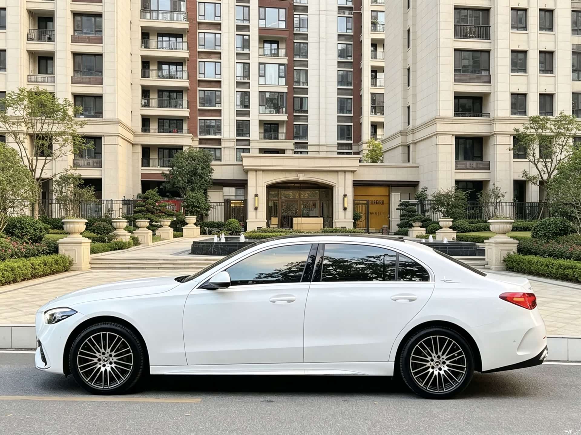 Mercedes-Benz C-Class, 2024 8