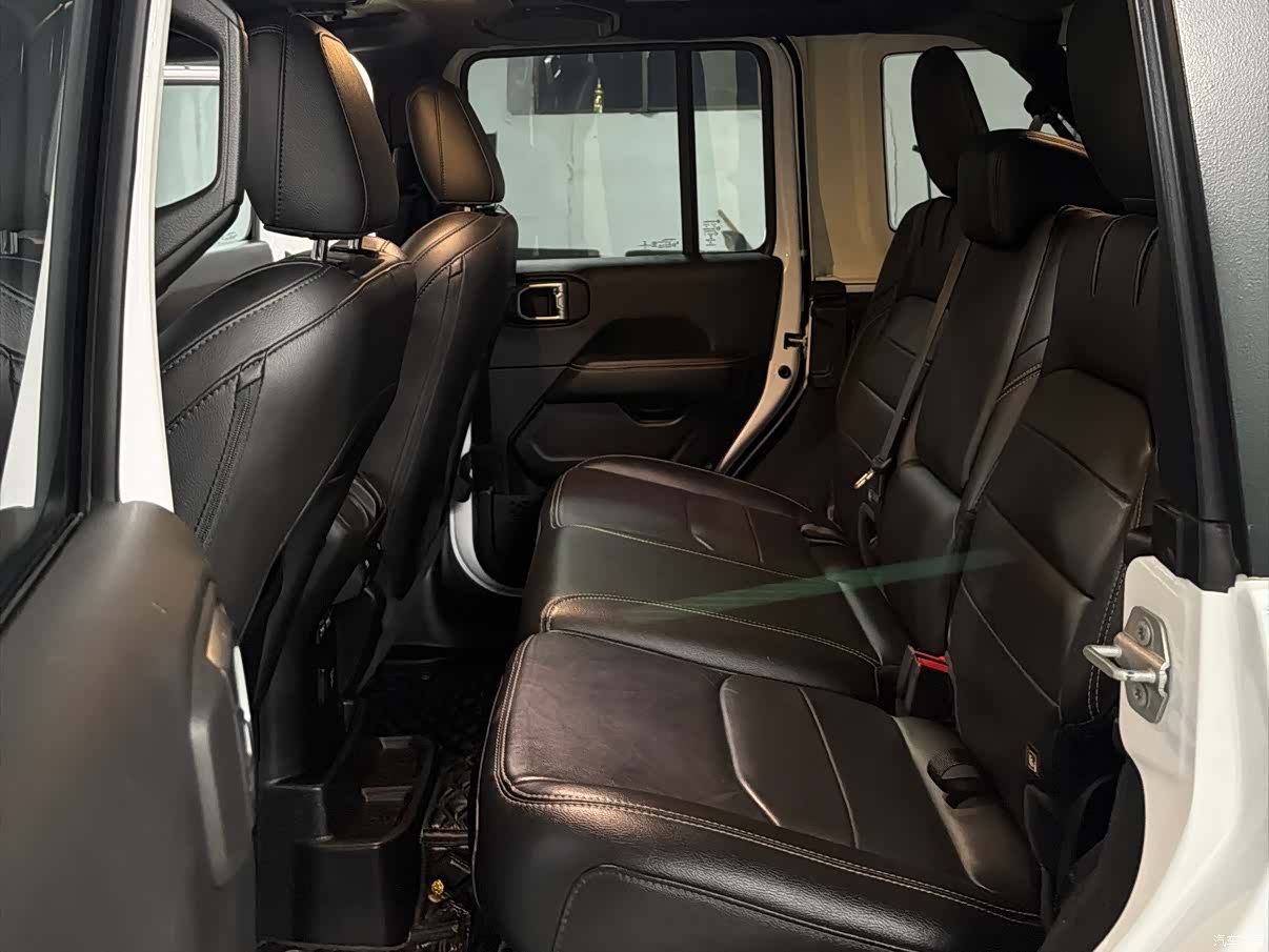 Jeep Wrangler, 2021 11