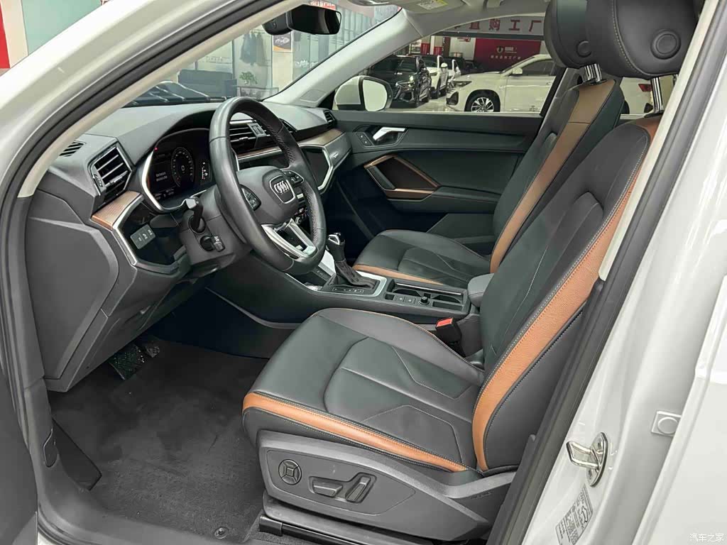 Audi Q3, 2022 11