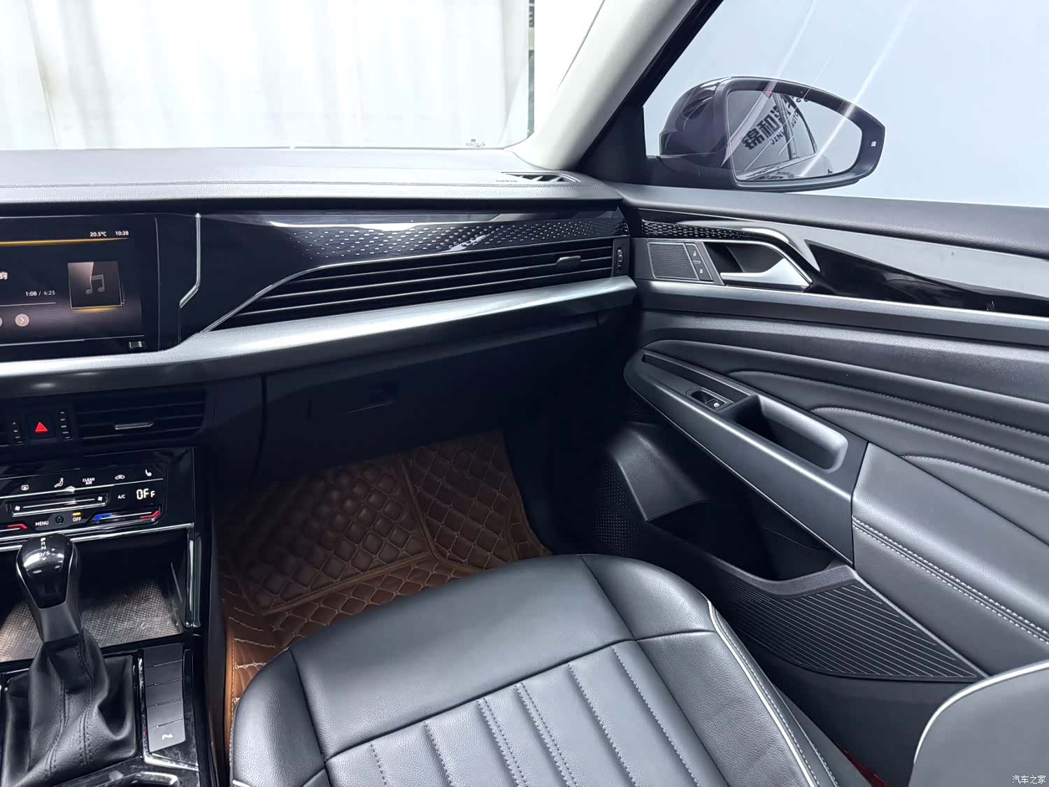 Volkswagen Passat, 2023 все фото