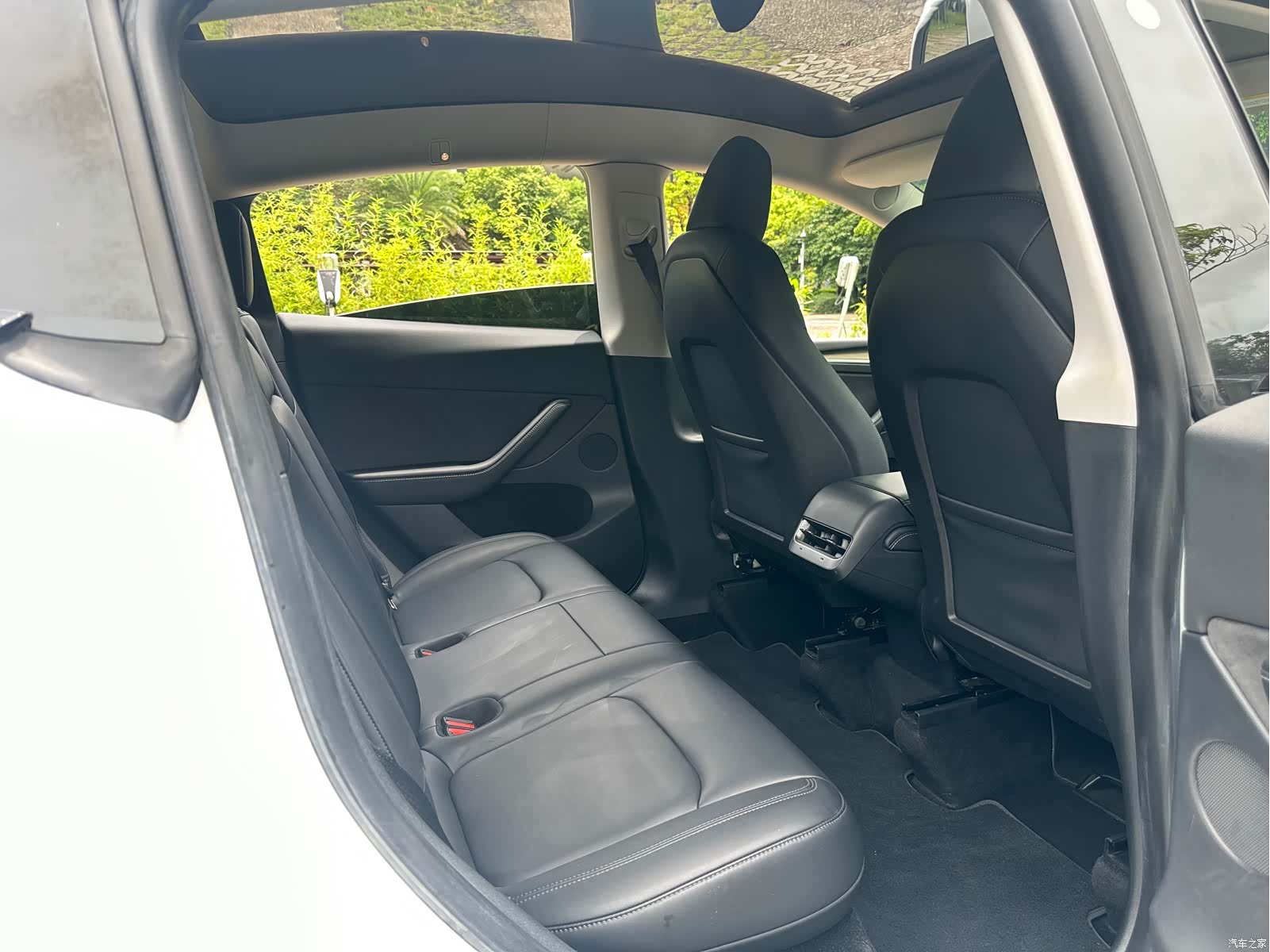 Tesla Model Y, 2022 13