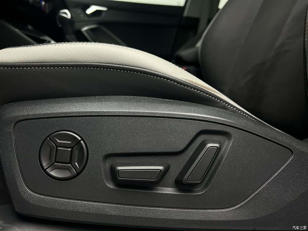 Audi Q3, 2022 8