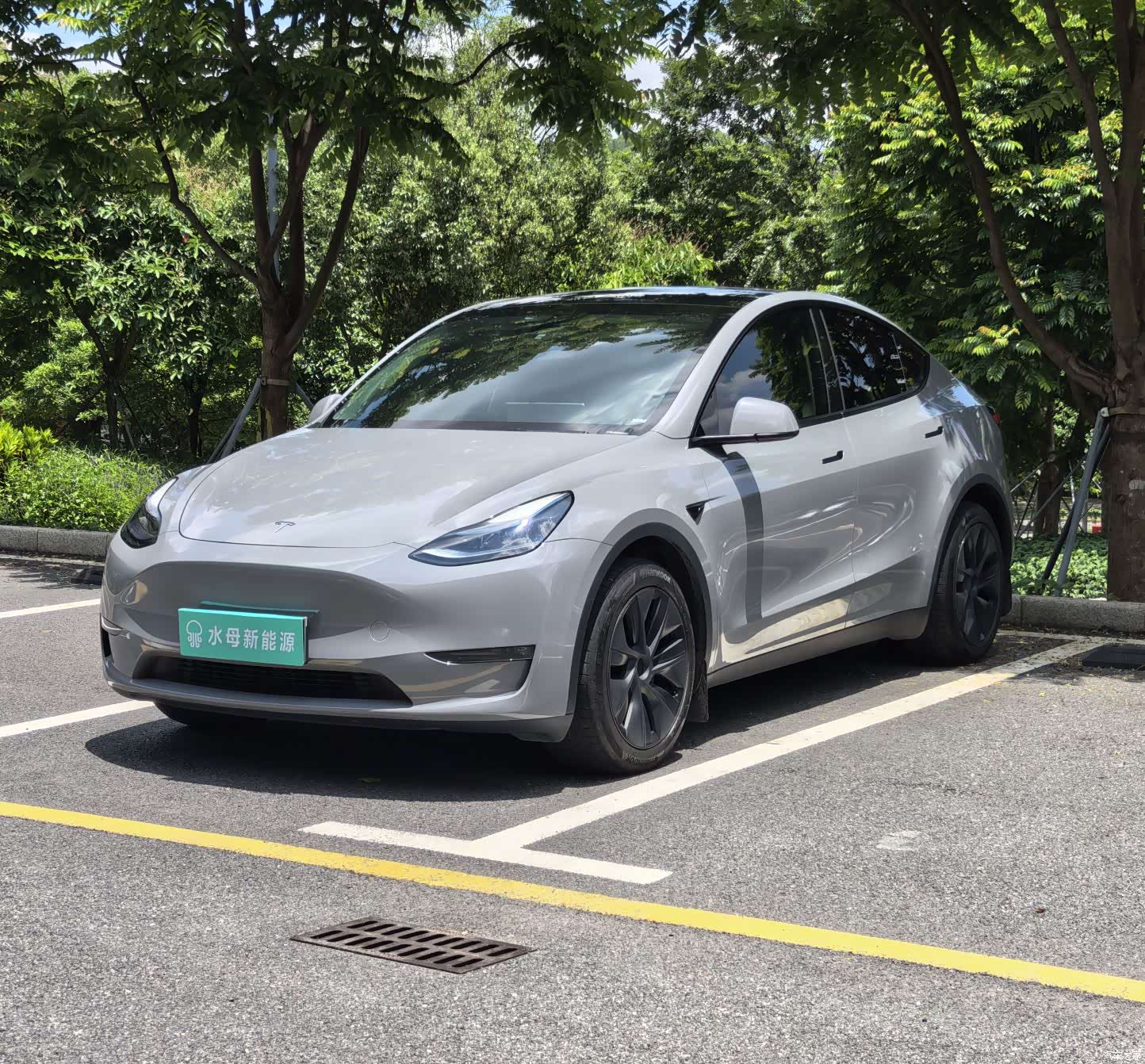 Tesla Model Y, 2024 1