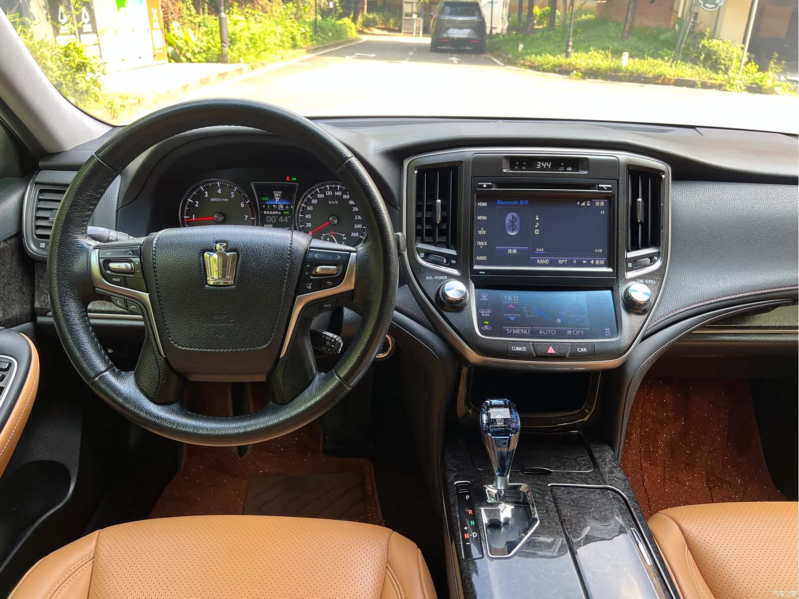 Toyota Crown, 2019 13