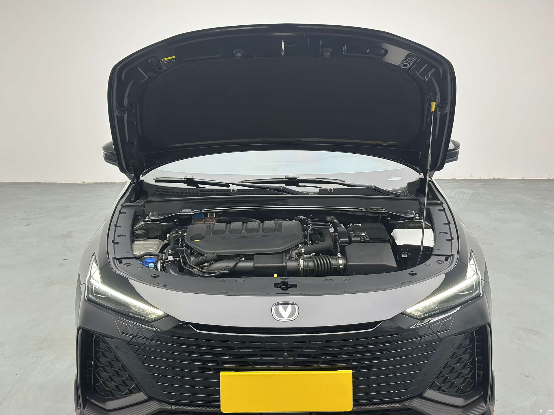 Changan UNI-V, 2024 8