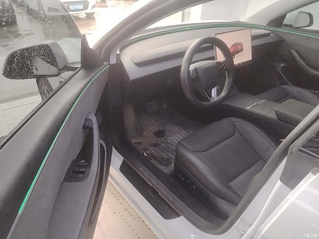 Tesla Model 3, 2025 12