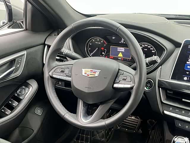 Cadillac CT5, 2022 11