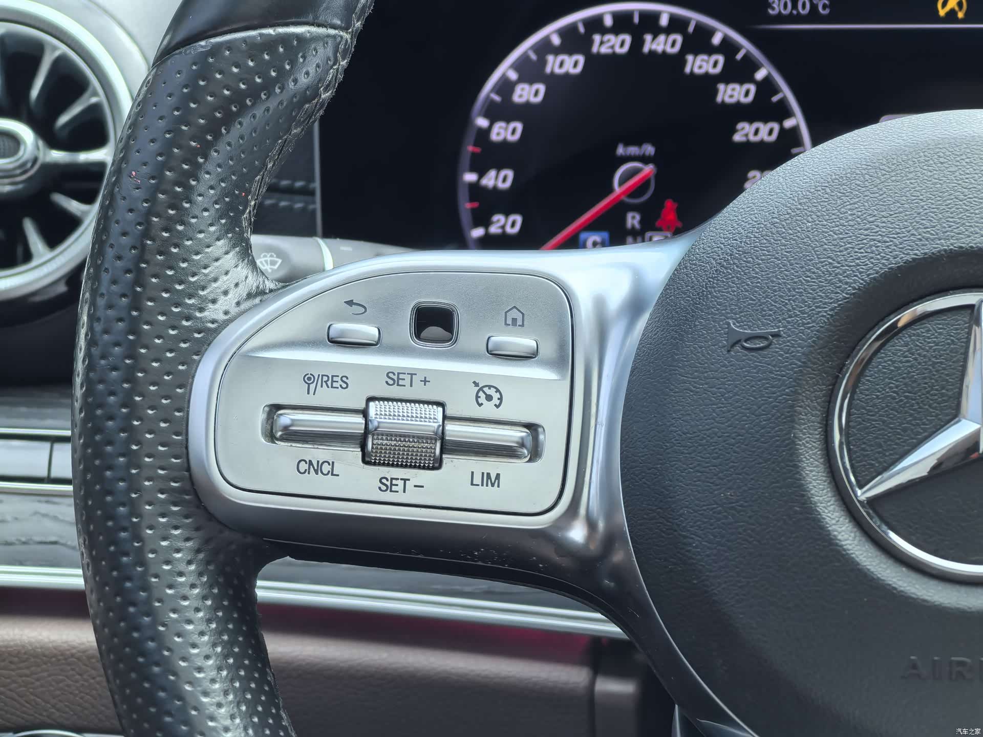 Mercedes-Benz E-Class, 2020 14