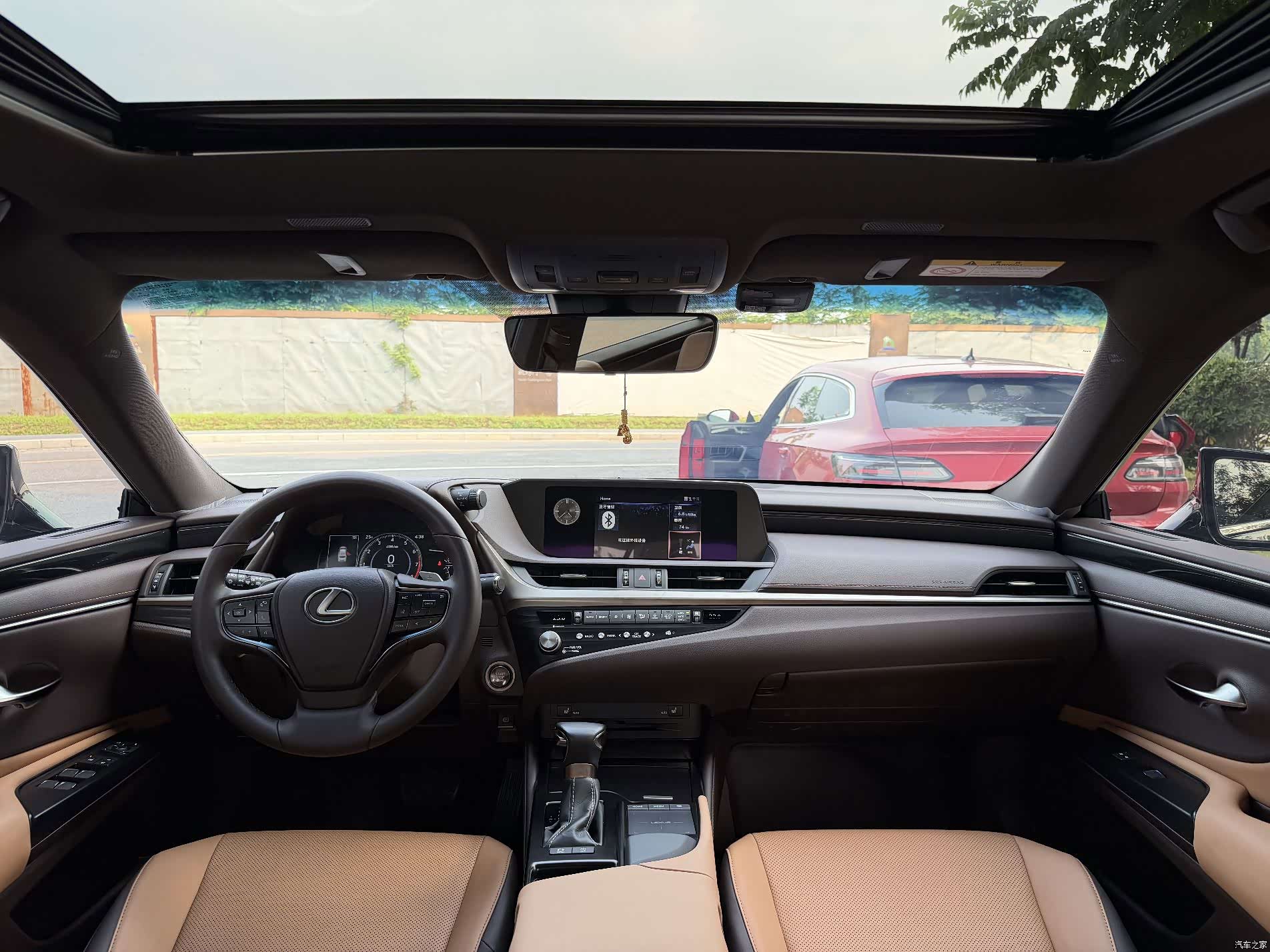Lexus ES, 2021 3