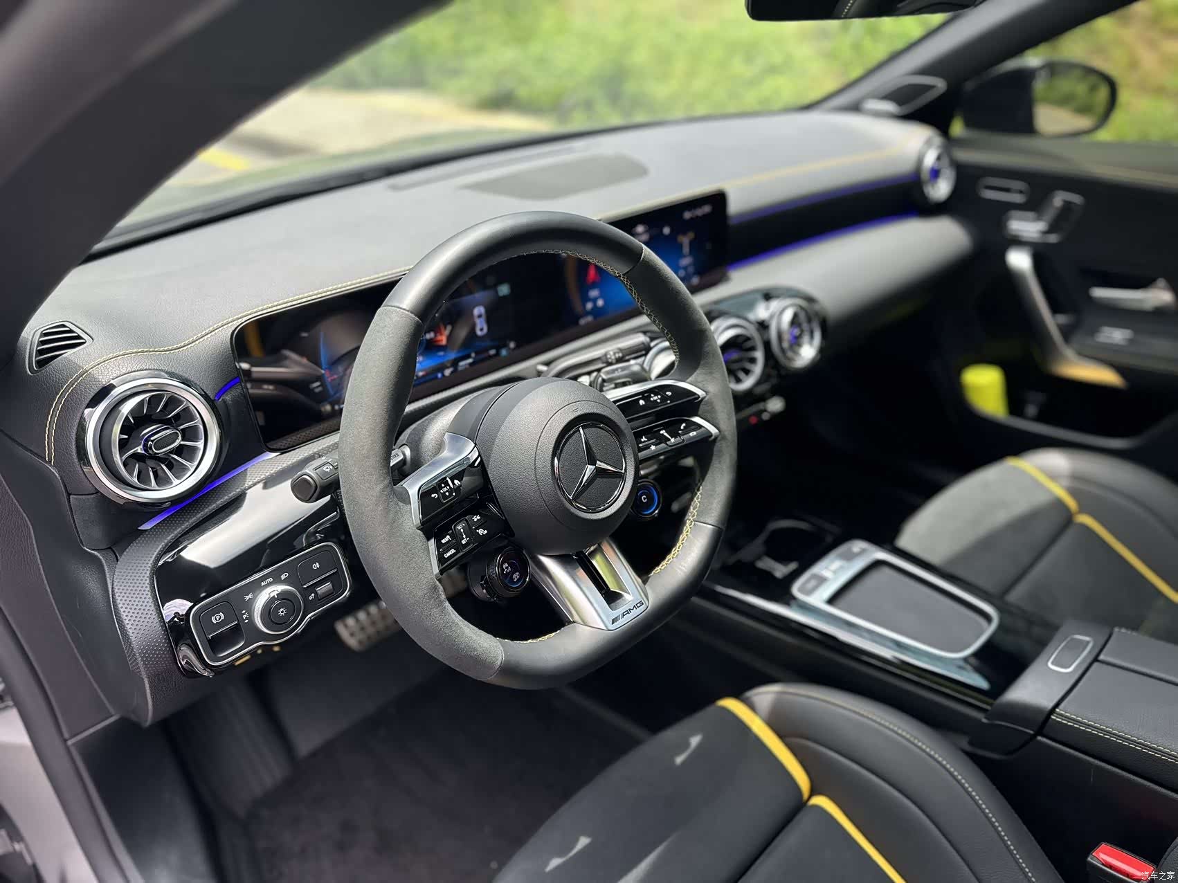 Mercedes-Benz CLA, 2025 10