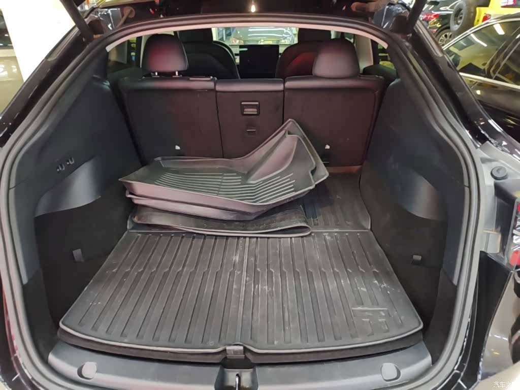 Tesla Model Y, 2022 19